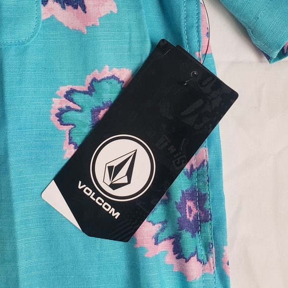 NWT Volcom Blue Metal Petals Button Down Shirt - Picture 5 of 6